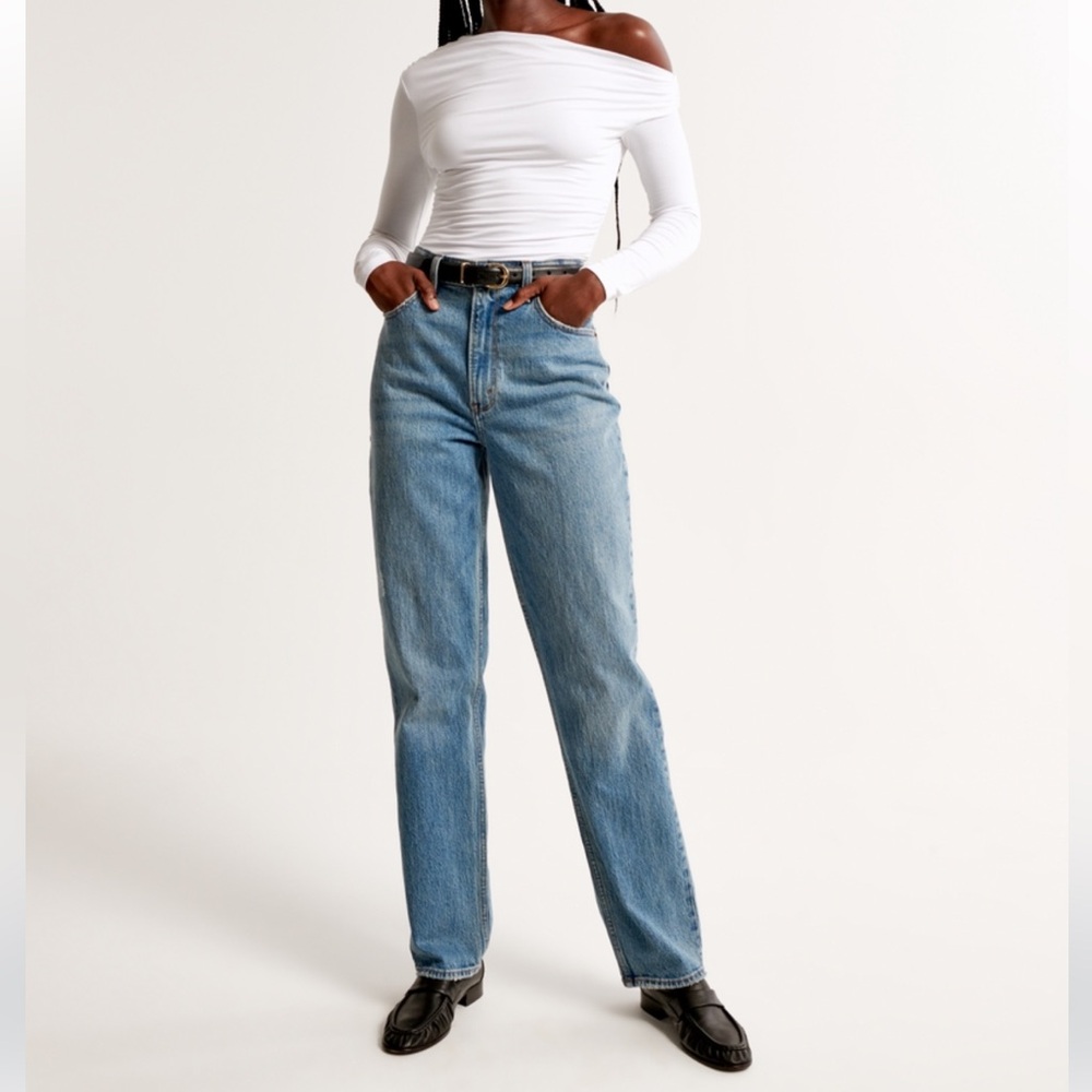 Abercrombie & Fitch Curve Love 90’s Straight Ultra High Rise